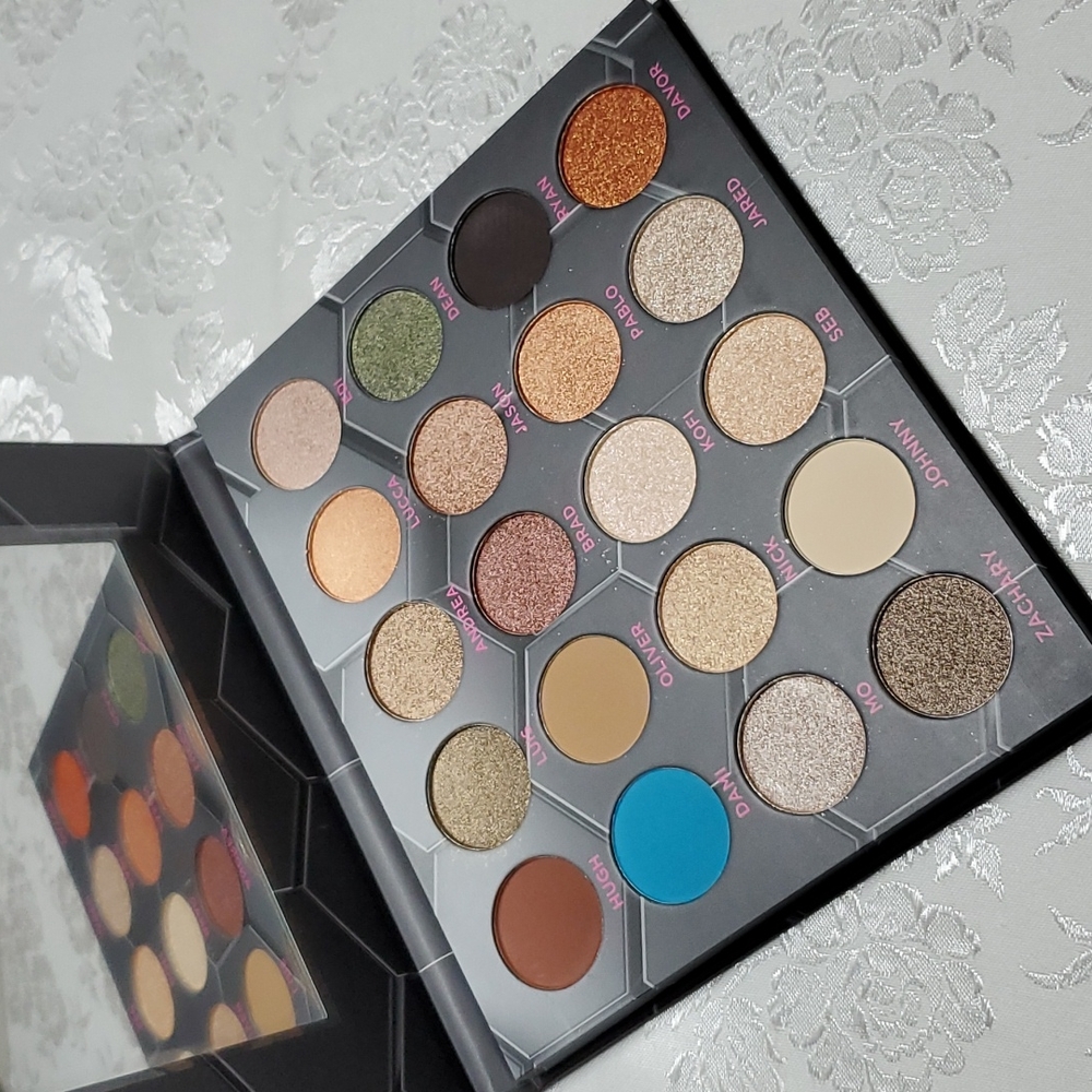 ⚜️Beebeauty London "Barbarella" Eyeshadow Palette - Picture 2 of 6